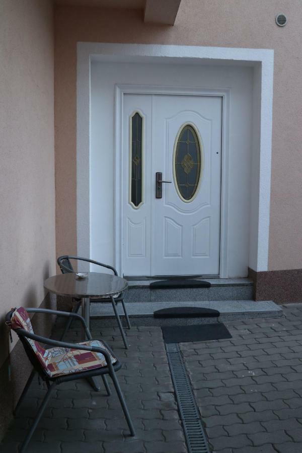 The Lakehouse Villa Neusiedl Am See Wienerstrasse 8 Exterior photo